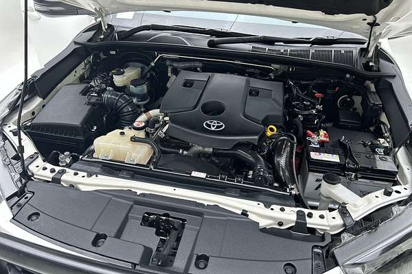 2024 Toyota Hilux SR GUN126R 4X4