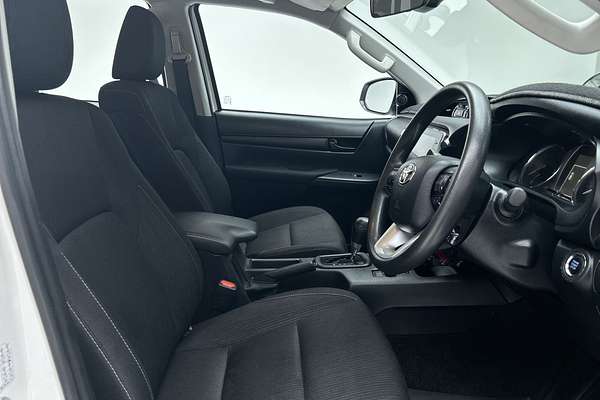 2024 Toyota Hilux SR GUN126R 4X4