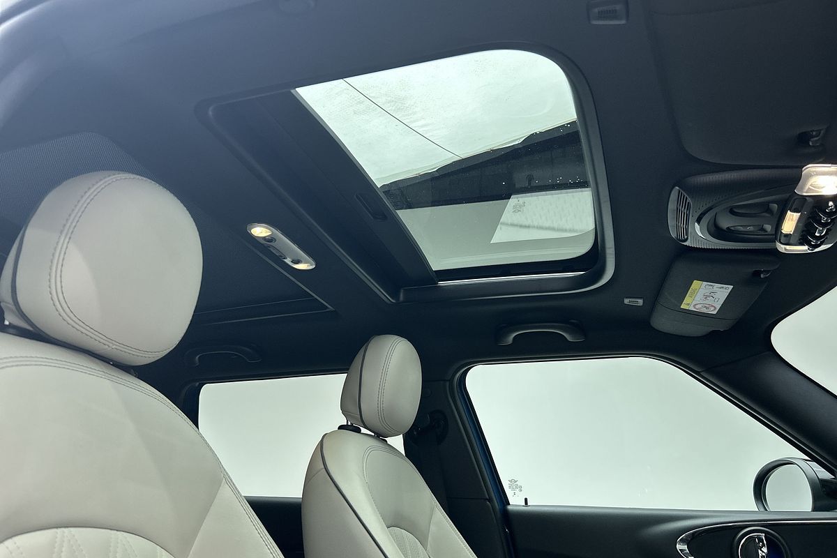 2023 MINI Clubman Cooper S MINI Yours F54 LCI