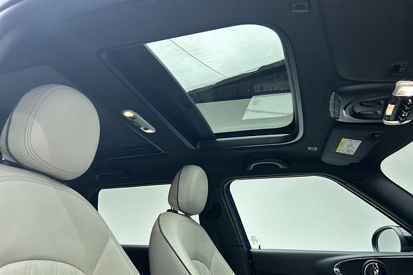 2023 MINI Clubman Cooper S MINI Yours F54 LCI