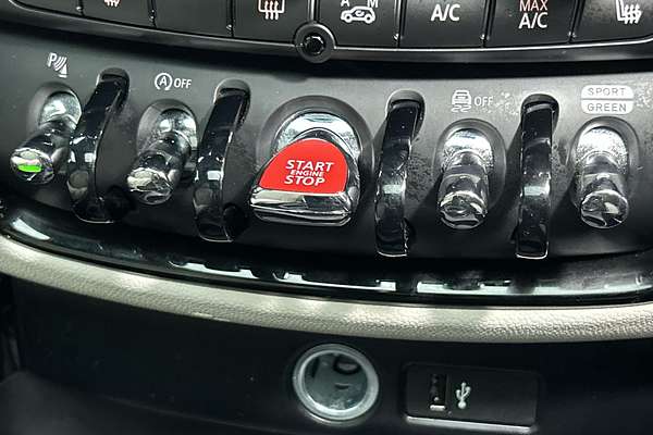 2023 MINI Clubman Cooper S MINI Yours F54 LCI