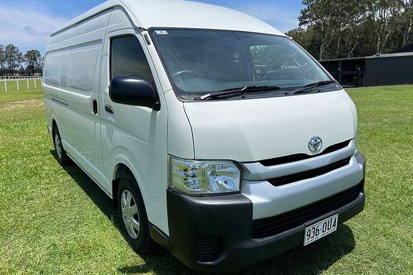 2017 Toyota Hiace KDH221R ELWB High Roof