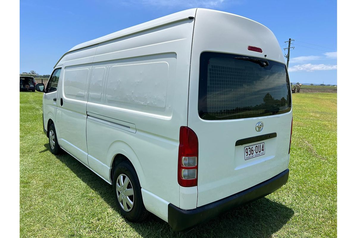 2017 Toyota Hiace KDH221R ELWB High Roof