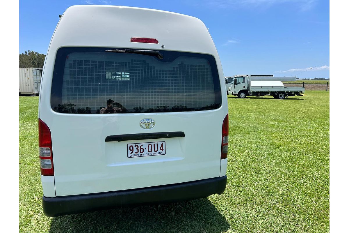 2017 Toyota Hiace KDH221R ELWB High Roof