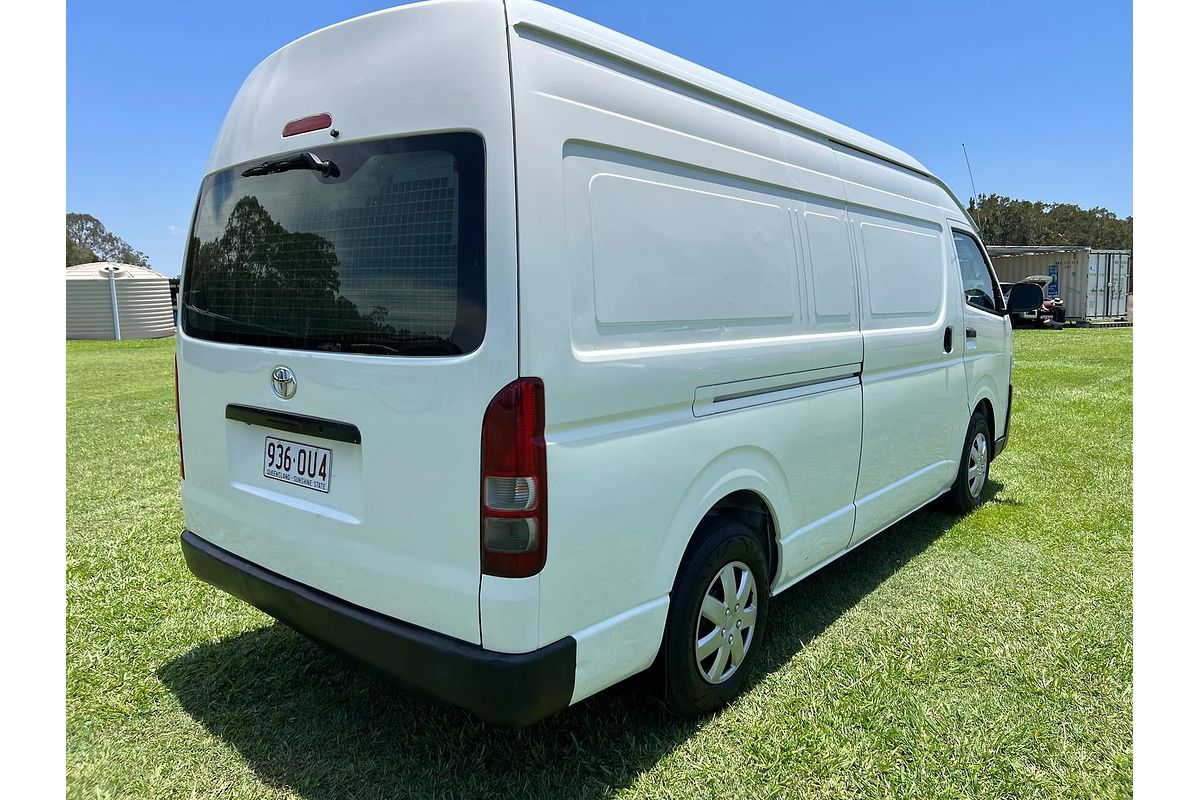2017 Toyota Hiace KDH221R ELWB High Roof