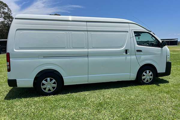 2017 Toyota Hiace KDH221R ELWB High Roof