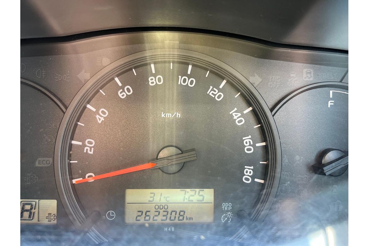 2017 Toyota Hiace KDH221R ELWB High Roof