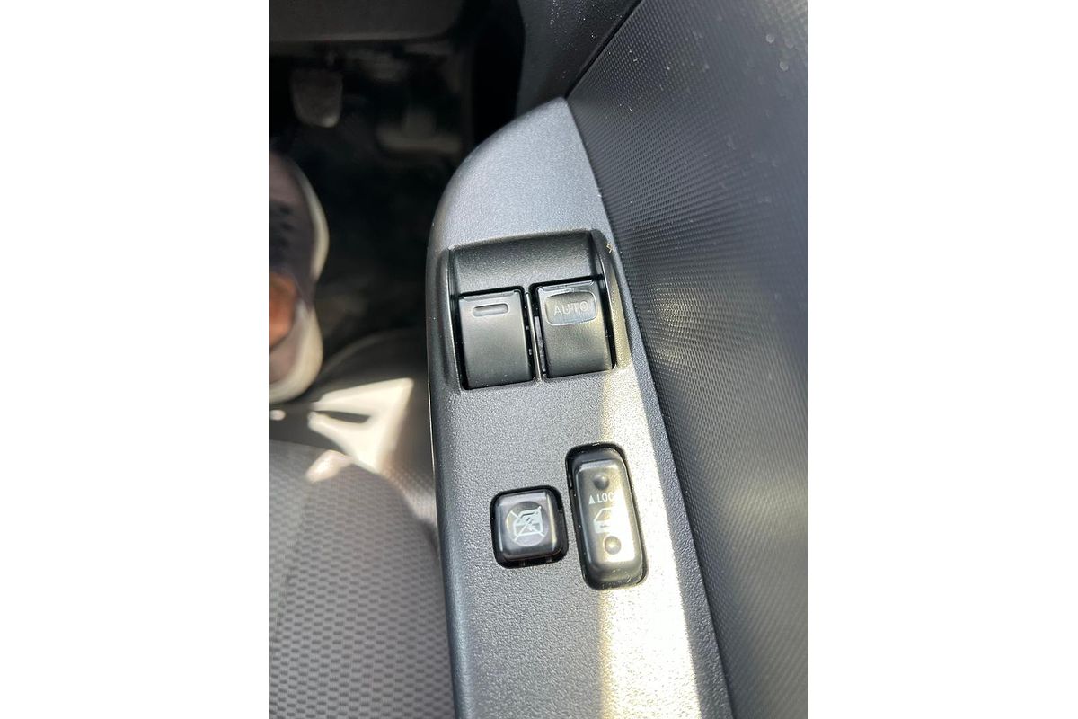 2017 Toyota Hiace KDH221R ELWB High Roof