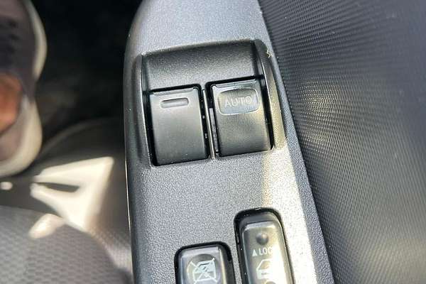 2017 Toyota Hiace KDH221R ELWB High Roof