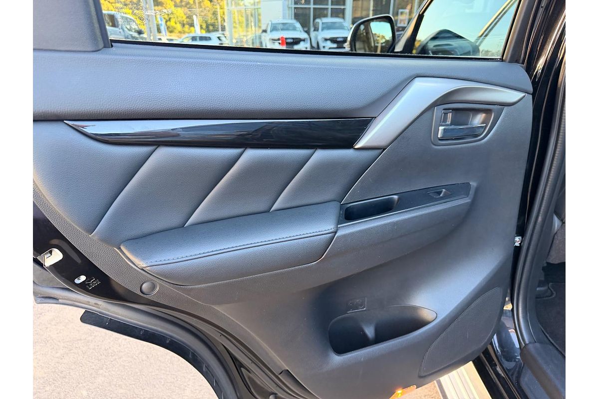 2019 Mitsubishi Pajero Sport Black Edition QE