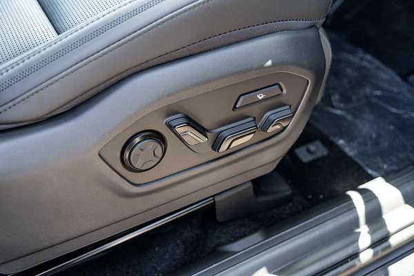 2025 Hyundai Santa Fe Calligraphy MX5.V2