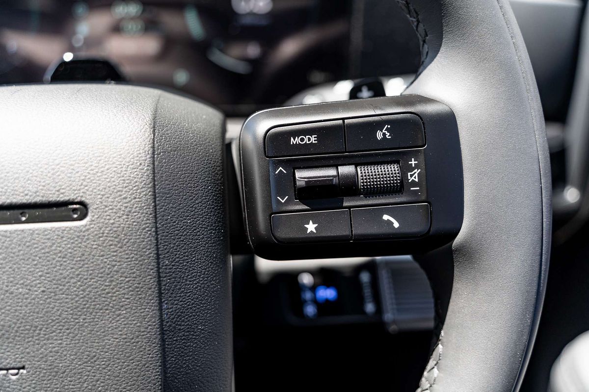 2025 Hyundai Santa Fe Calligraphy MX5.V2