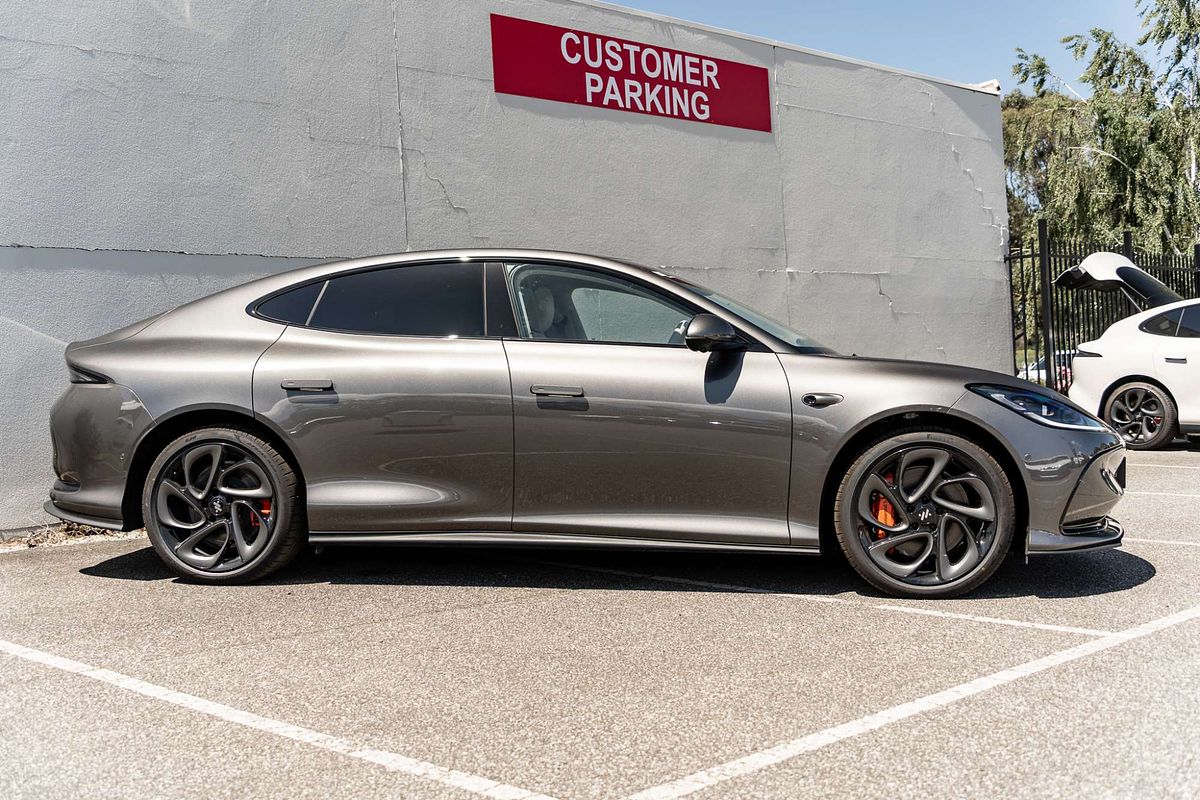 2025 MG IM5 Performance P12L