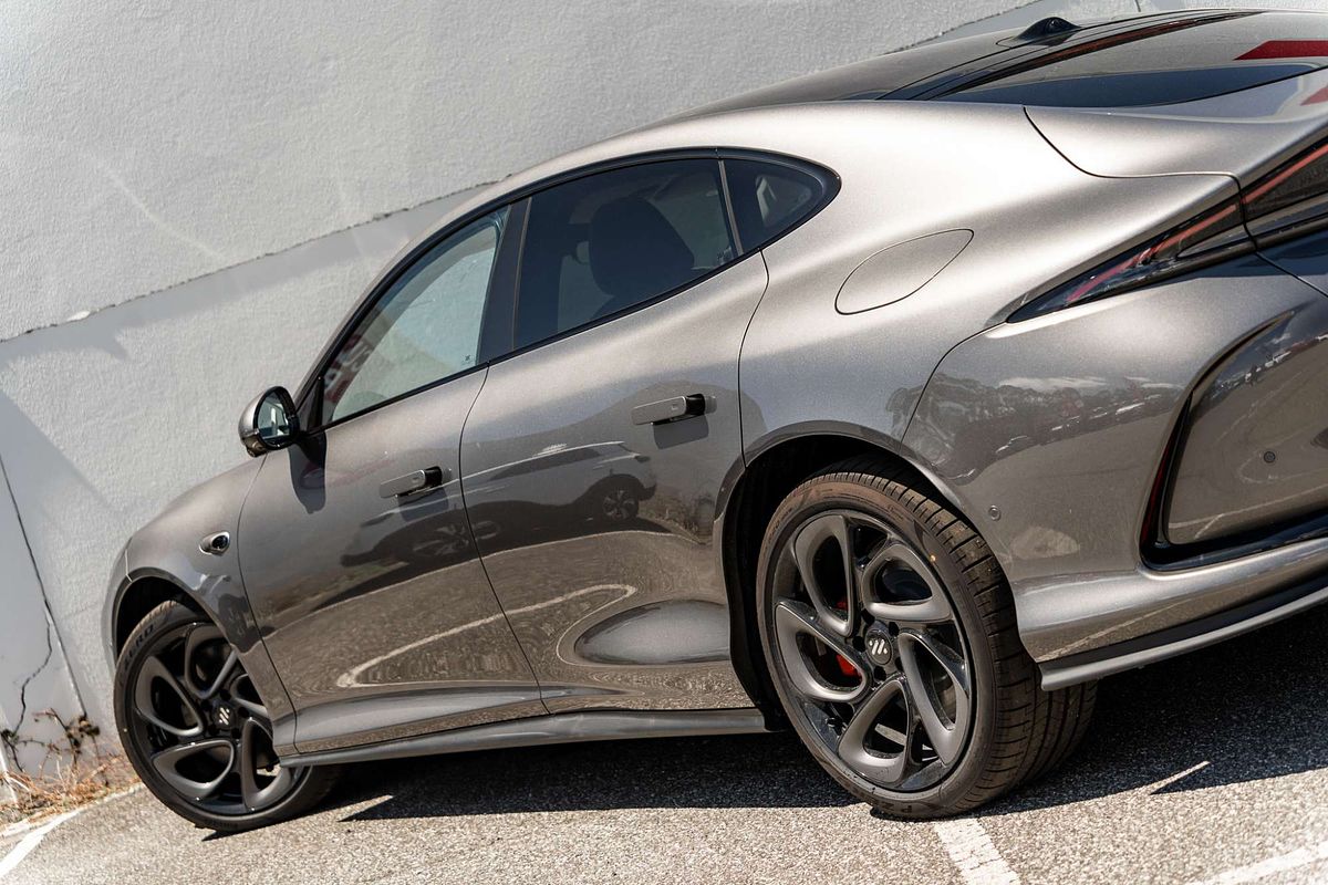 2025 MG IM5 Performance P12L