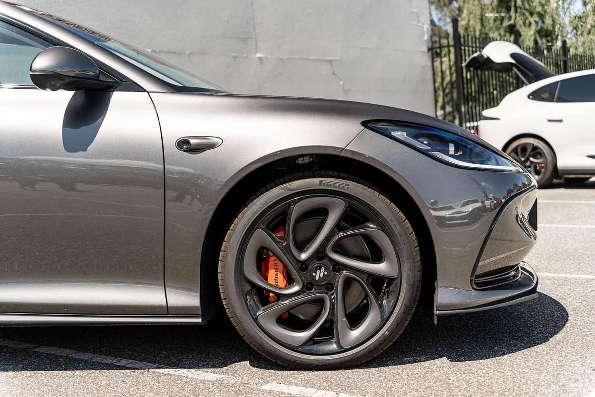 2025 MG IM5 Performance P12L