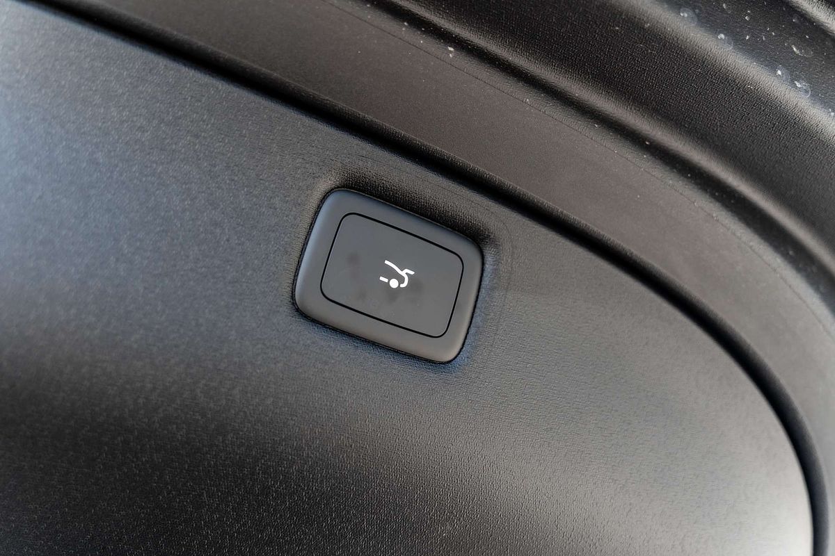 2025 MG IM5 Performance P12L