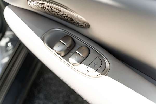 2025 MG IM5 Performance P12L