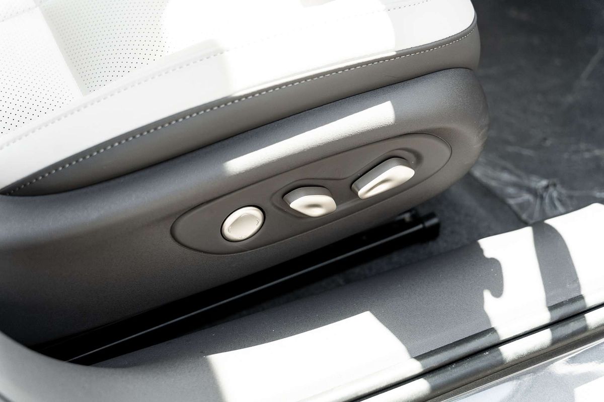 2025 MG IM5 Performance P12L