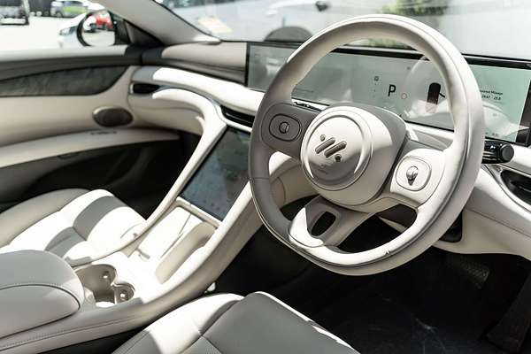 2025 MG IM5 Performance P12L