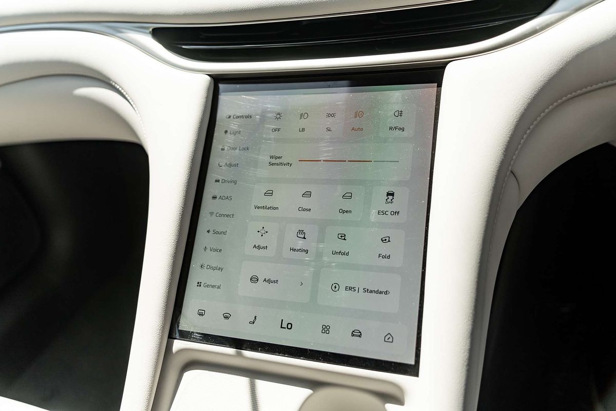 2025 MG IM5 Performance P12L