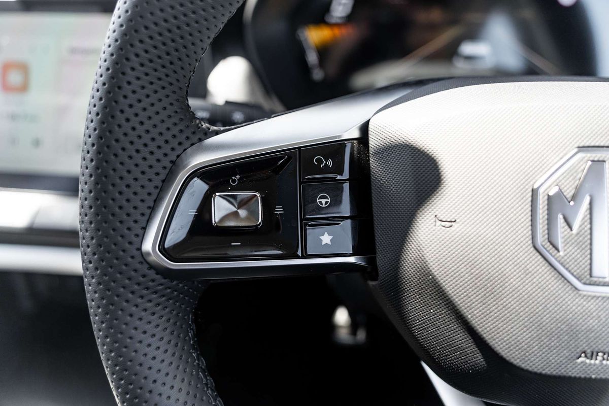 2025 MG ZS Essence ZS32