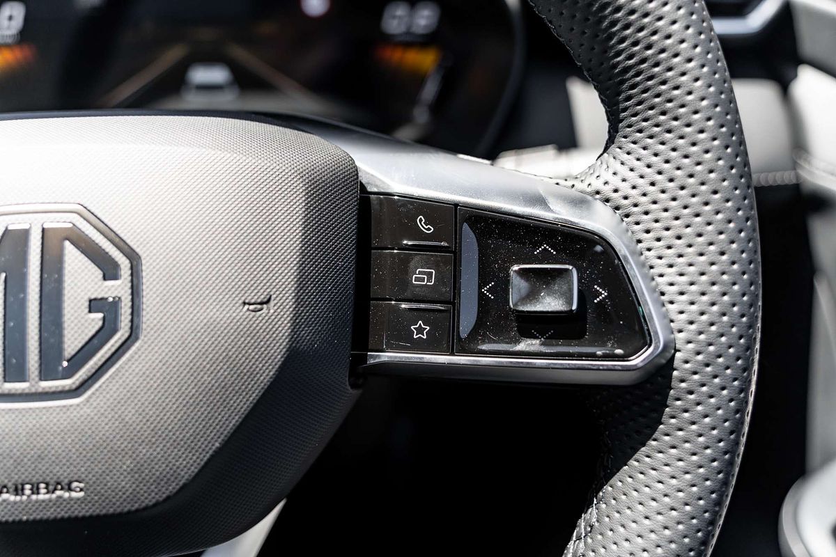 2025 MG ZS Essence ZS32