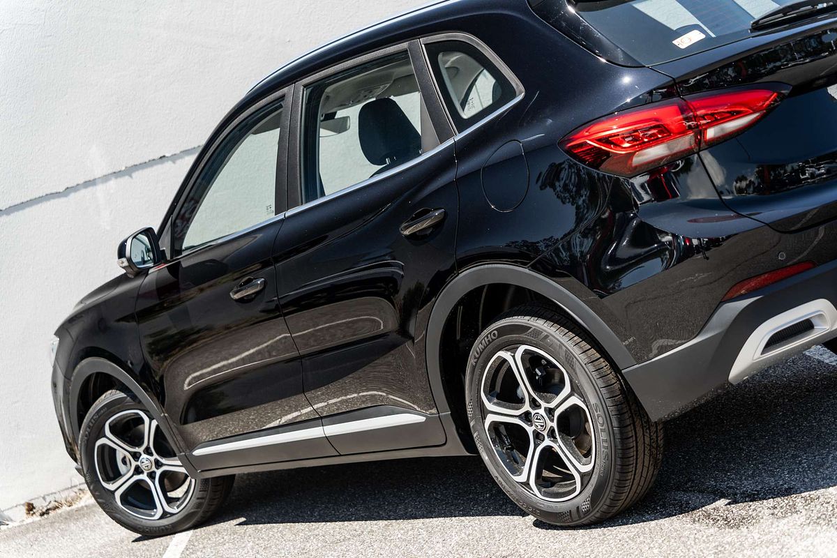 2025 MG ZS Essence ZS32