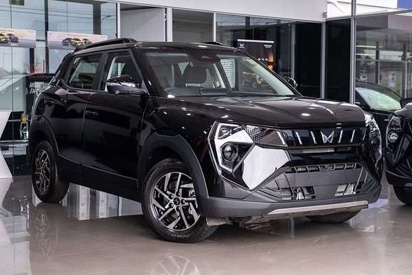 2025 Mahindra XUV3XO AX5L