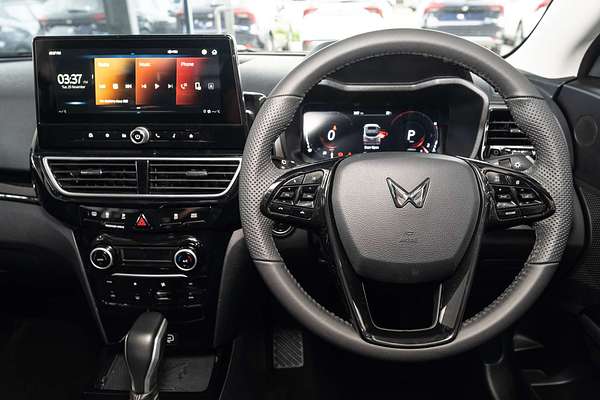 2025 Mahindra XUV3XO AX5L