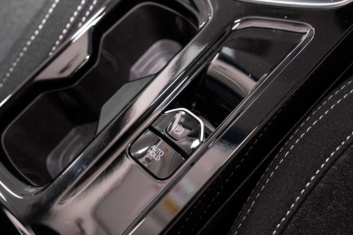 2025 Mahindra XUV3XO AX5L