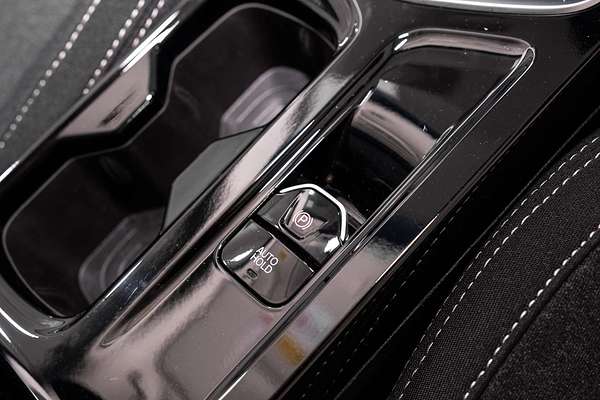 2025 Mahindra XUV3XO AX5L