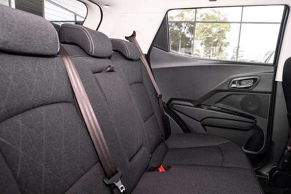 2025 Mahindra XUV3XO AX5L