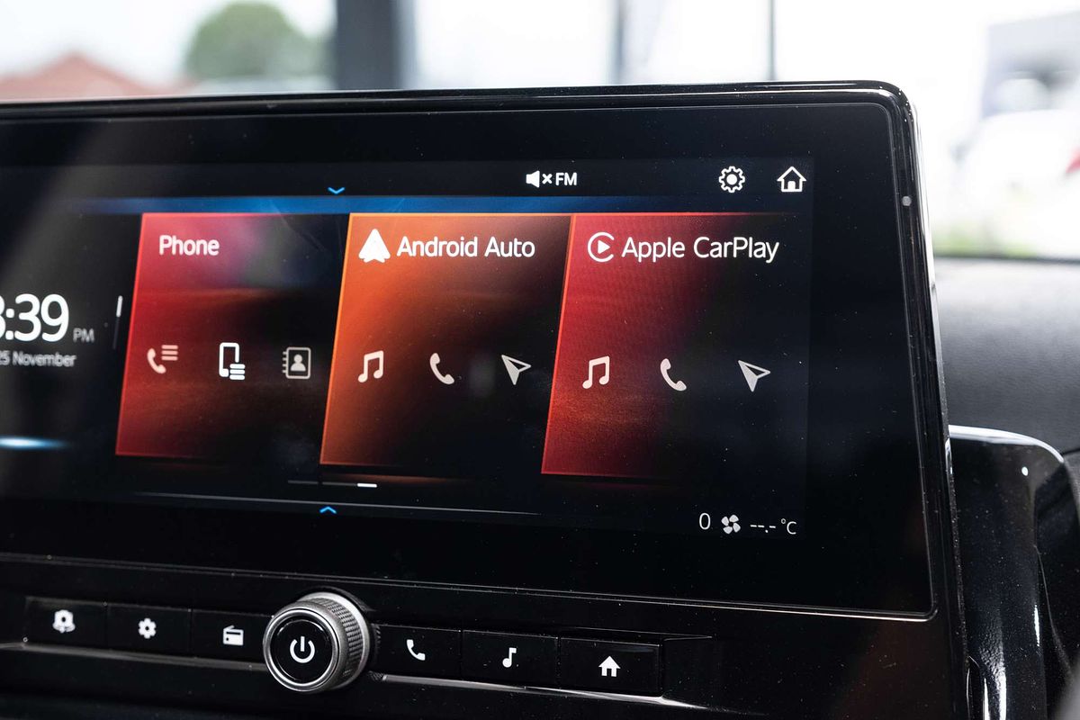 2025 Mahindra XUV3XO AX5L