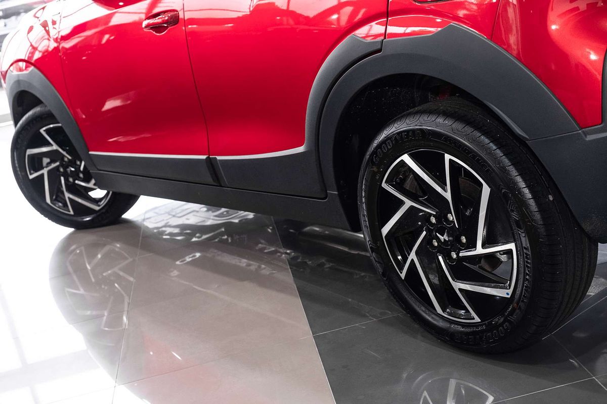 2025 Mahindra XUV3XO AX7L