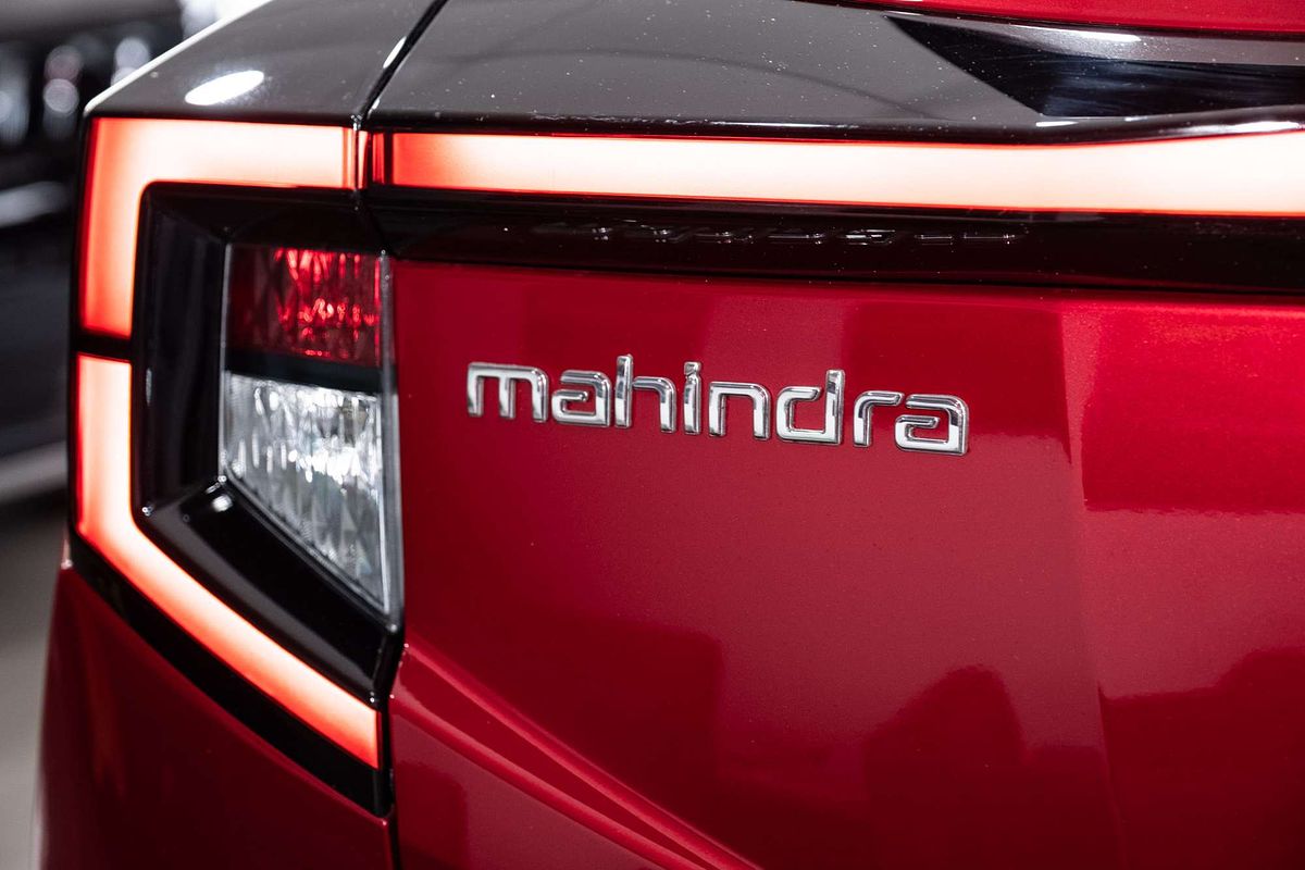 2025 Mahindra XUV3XO AX7L