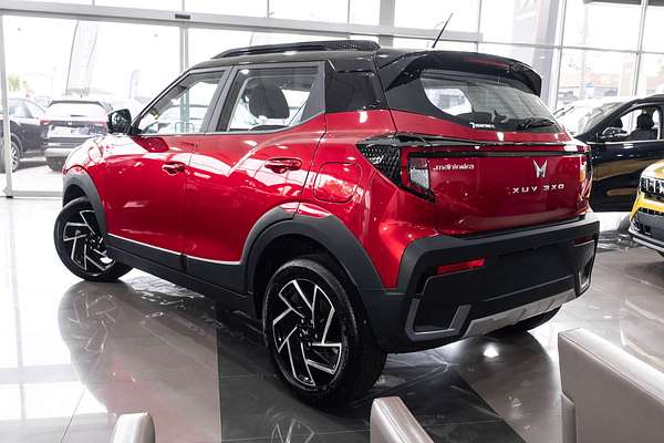 2025 Mahindra XUV3XO AX7L