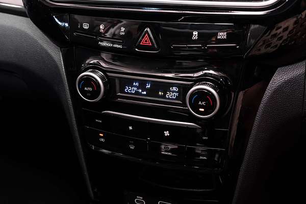 2025 Mahindra XUV3XO AX7L