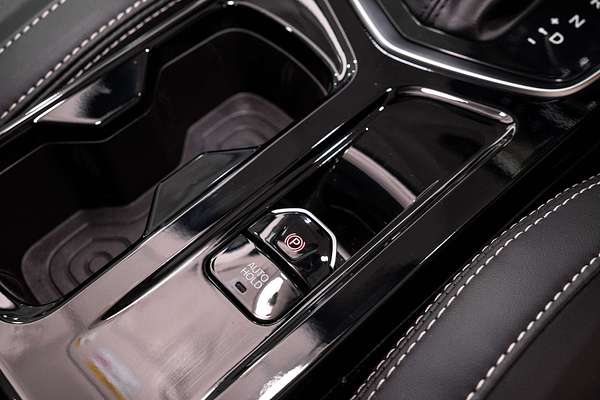 2025 Mahindra XUV3XO AX7L