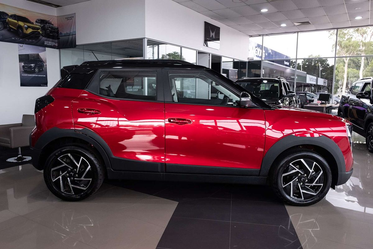 2025 Mahindra XUV3XO AX7L