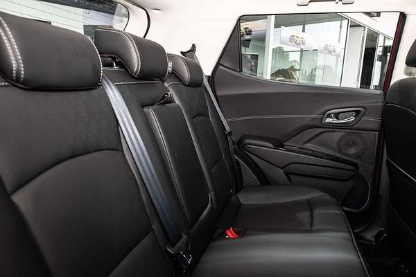 2025 Mahindra XUV3XO AX7L