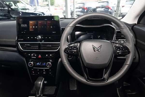 2025 Mahindra XUV3XO AX7L