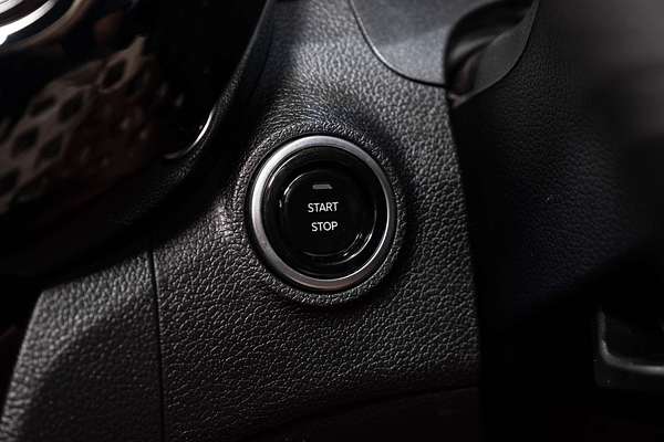 2025 Mahindra XUV3XO AX7L