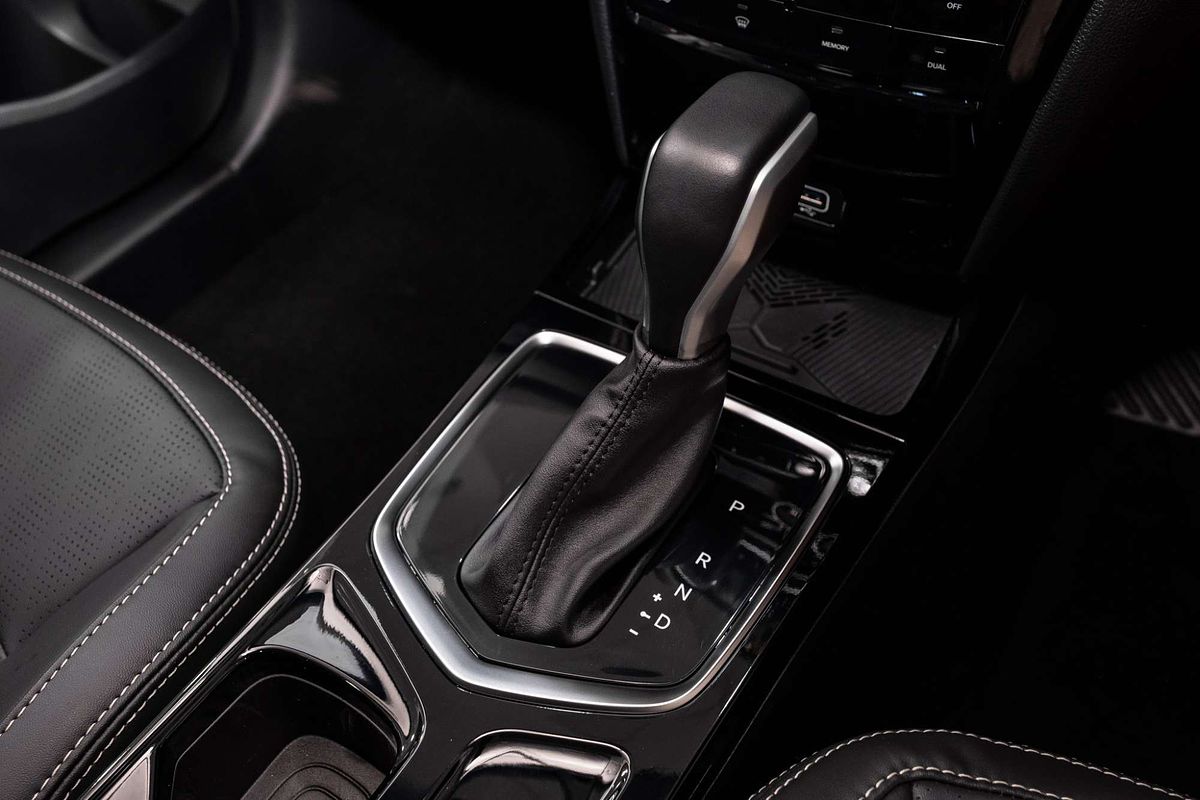 2025 Mahindra XUV3XO AX7L