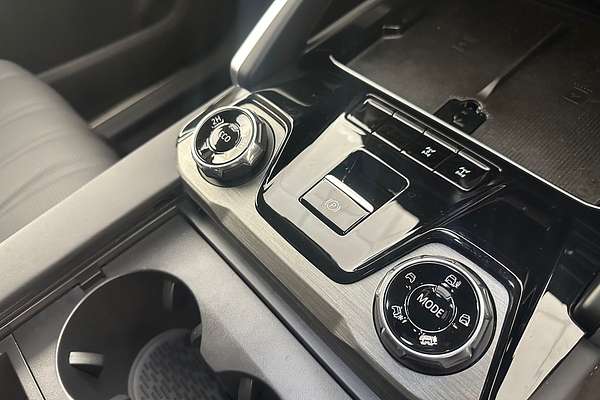 2025 LDV D90 Executive SV9A