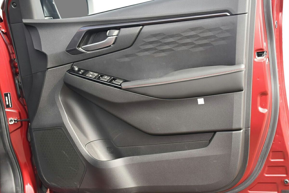 2025 Isuzu D-MAX X-TERRAIN 4X4