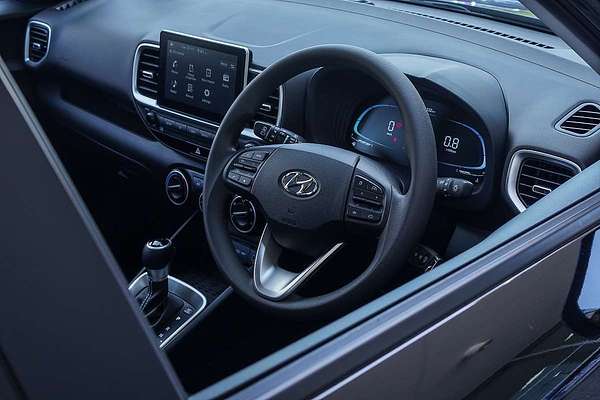 2025 Hyundai Venue  QX.V5