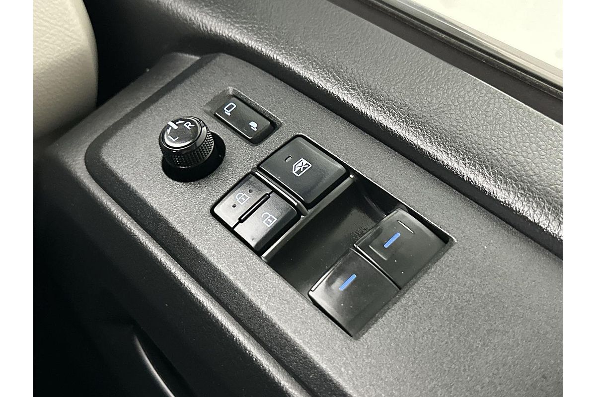 2020 Toyota Hiace Commuter GDH322R ELWB High Roof