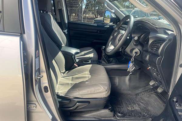2019 Toyota Hilux SR GUN126R 4X4