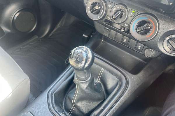 2019 Toyota Hilux SR GUN126R 4X4