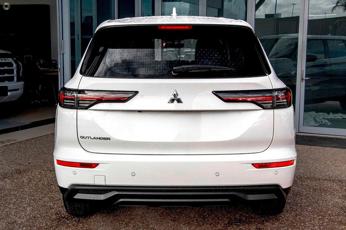 2025 Mitsubishi Outlander ES ZM